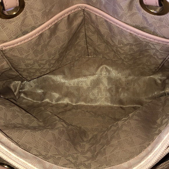 Michael Kors Purse - Picture 5 of 8